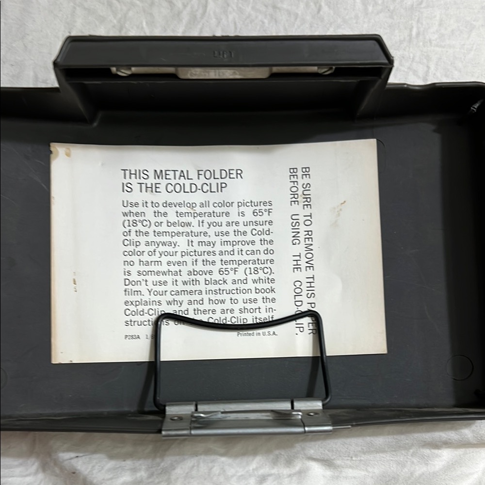 Polaroid Automatic 340 Land Camera - Black and Silver - Picture 6 of 7